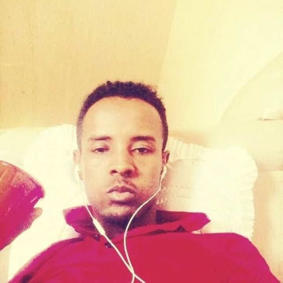 Meet your Posher, Ali - Picture 1 of 1